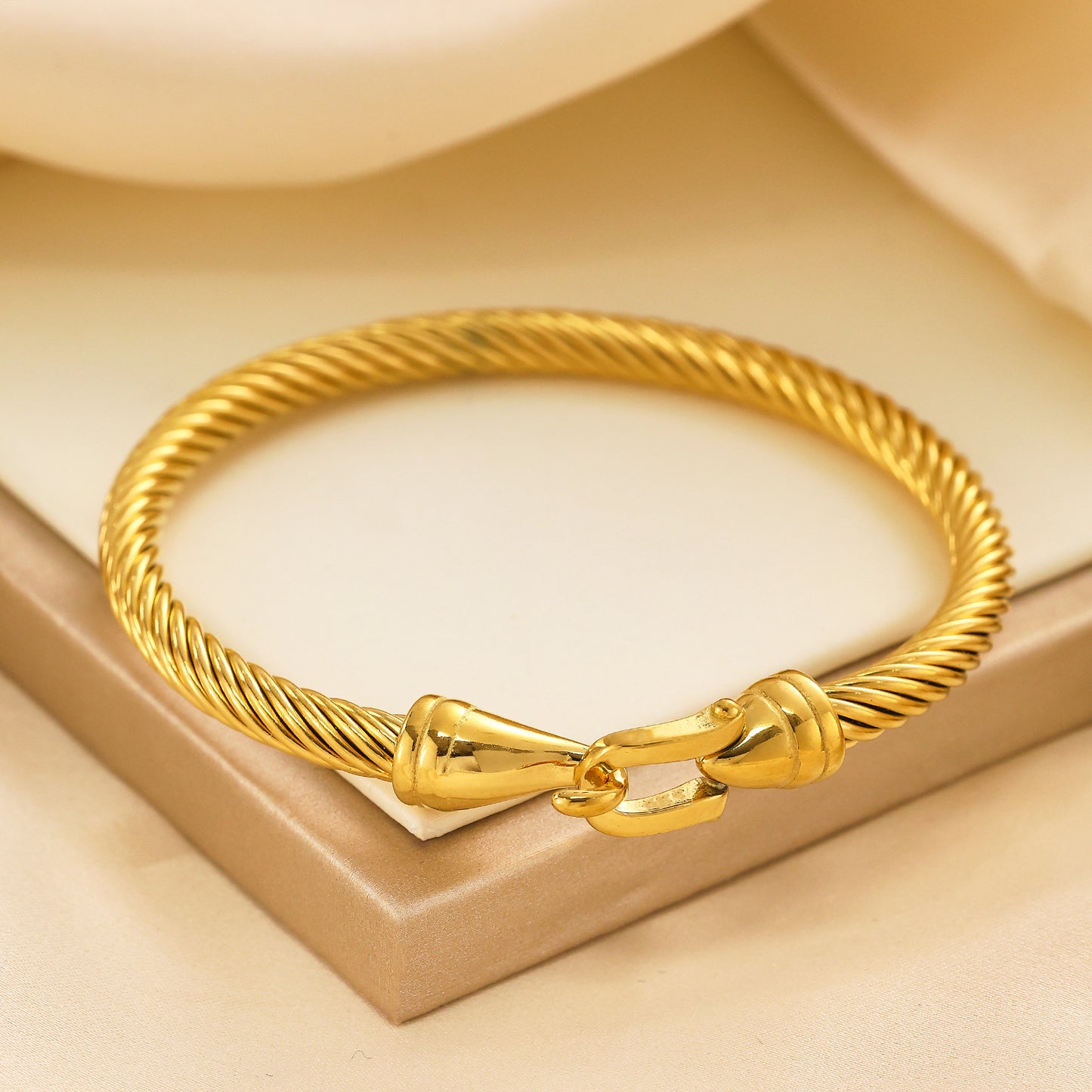 Stainless steel plated 18K gold bracelet with rope