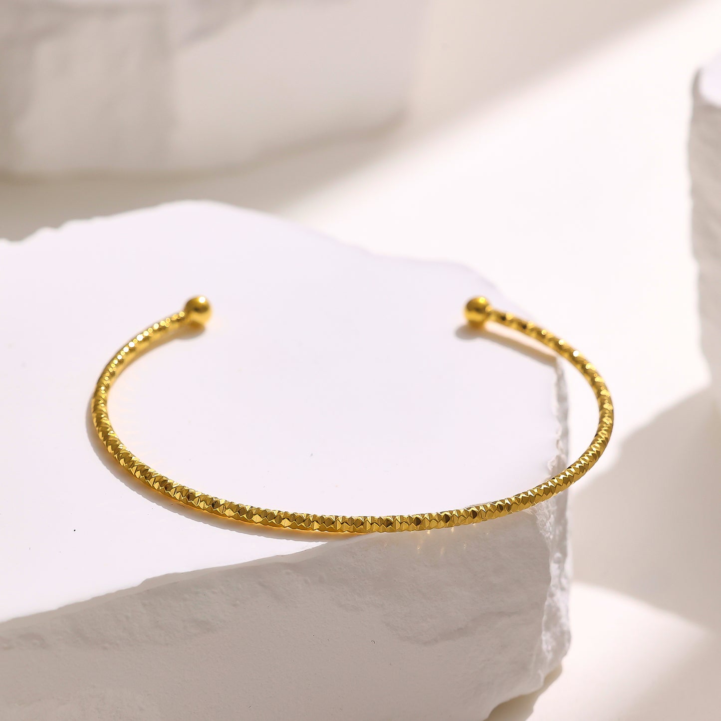 Stainless steel plated 18K gold small embossed bracelet