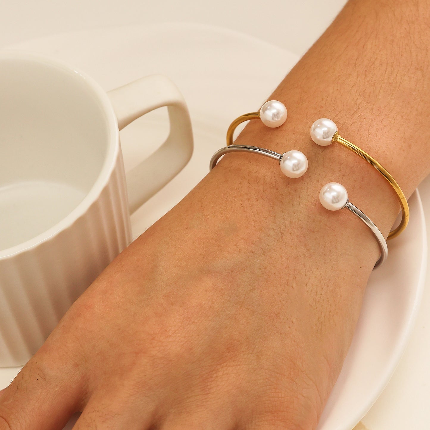 Stainless steel plated 18K gold bracelet with pearl