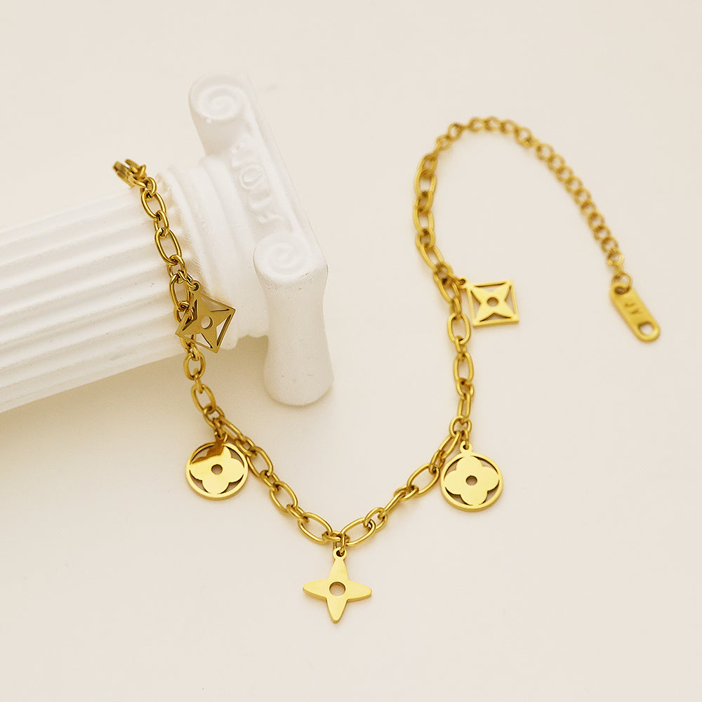 316 Stainless Steel 18K Gold Plated Flower Necklace | Delicate Floral Pendant Jewelry for Women